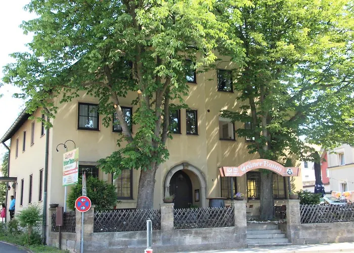 Gruner Baum